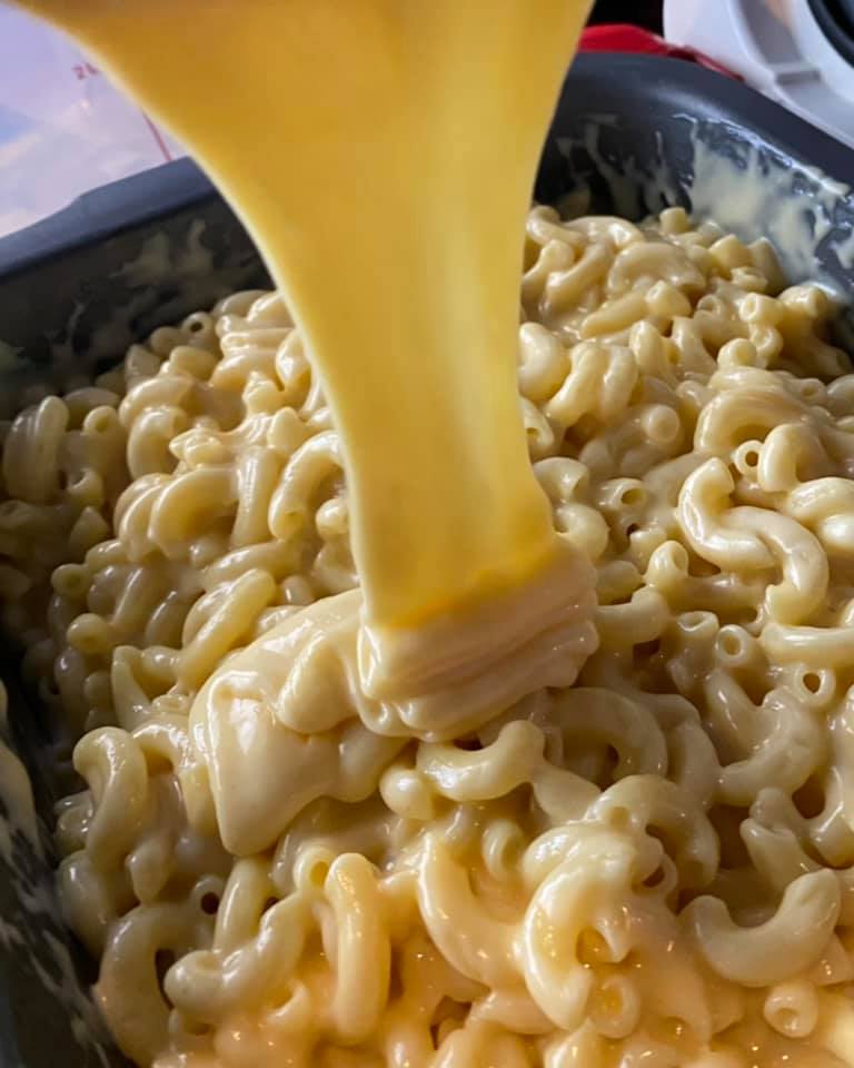 image-938118-mac_and_cheese_pouring-e4da3.jpg