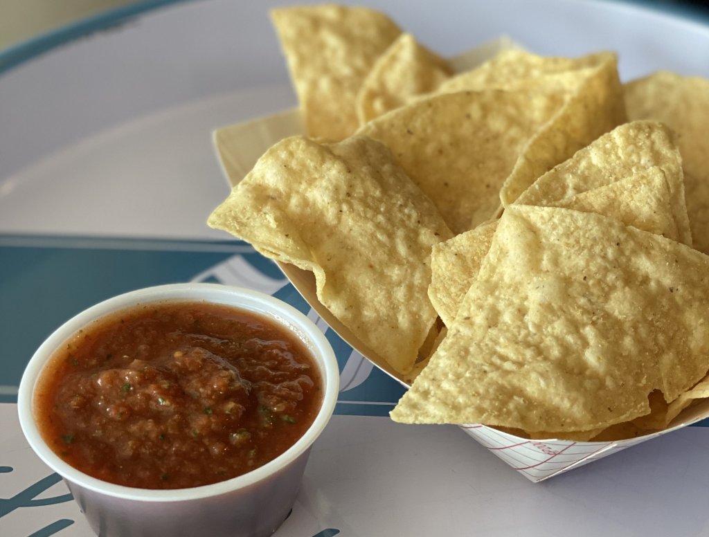 image-938268-chips_and_salsa-6512b.w640.jpg